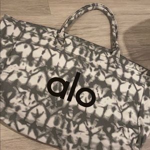 Alo yoga bag